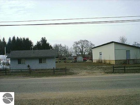 3rd image of 706 E Broad St