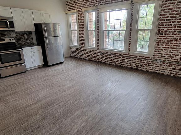 2nd image of 410 S Lake St #201