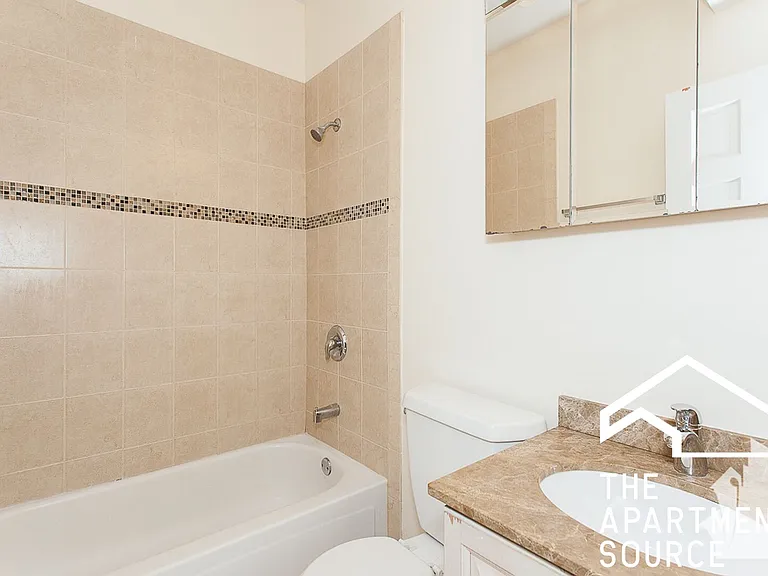 2320 N Southport Ave #GDN — Photo 9