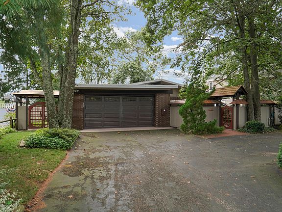 5th image of 137 Cranmoor Dr