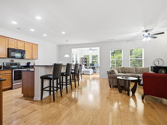 3rd image of 1695 Indaba Way