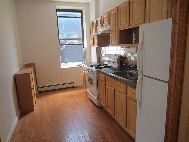 1st image of 131 Pioneer St APT 3L