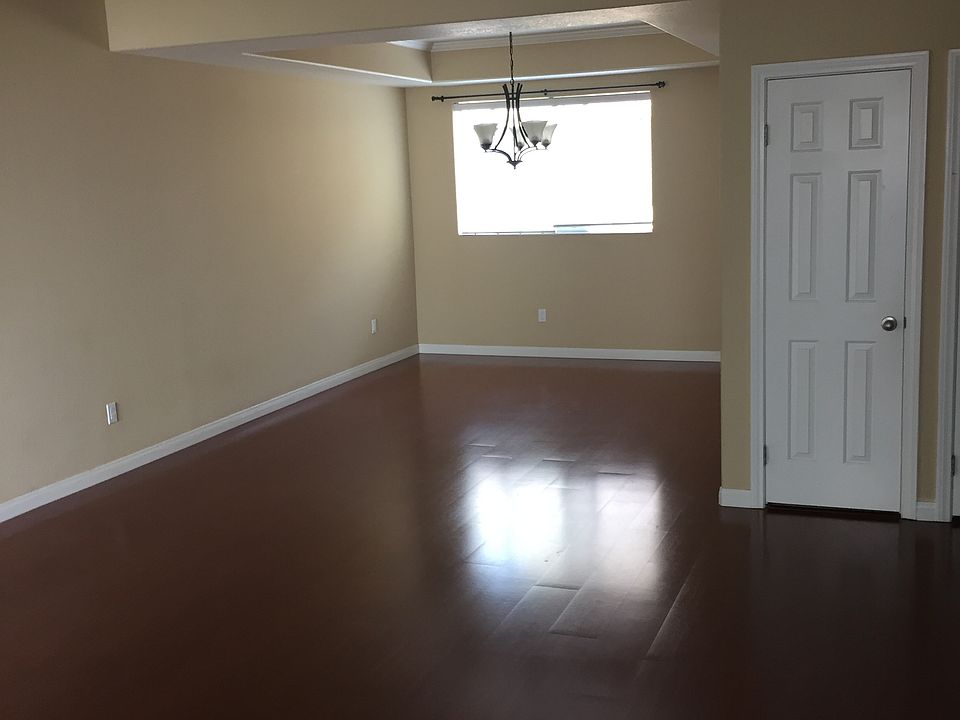 1st image of 427 W Doran St