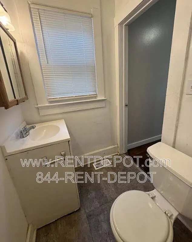 2 bed, 1.0 bath, 995 sqft, $995 — Photo 4