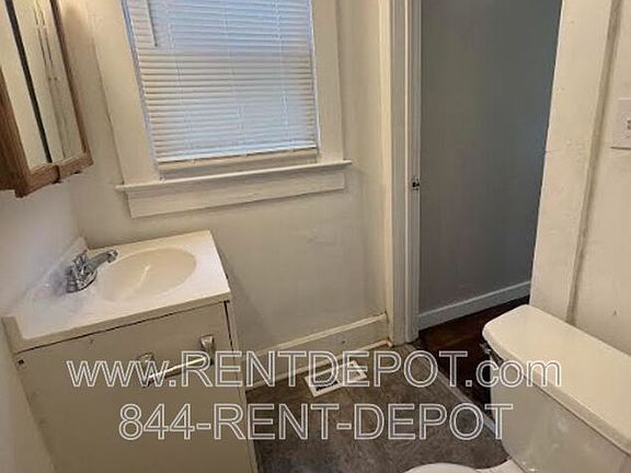 4th image of 1329 E Illinois St