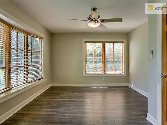 Light and bright den