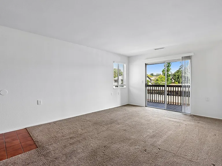 14-web-or-mls-Wisteria St 10-S1807-012