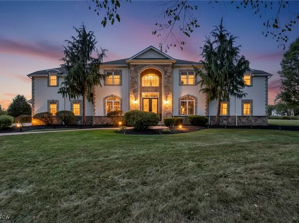 10640 Bayshire Trl, Kirtland, OH 44094