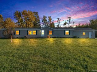 4047 Myron Rd, Fort Gratiot, MI 48059