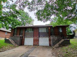 1026 SW Kingscross Rd, Blue Springs, MO 64014