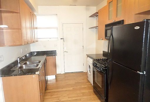 3rd image of 3141 W Carmen Ave APT 2