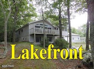 128 Private Dr, Dingmans Ferry, PA 18328