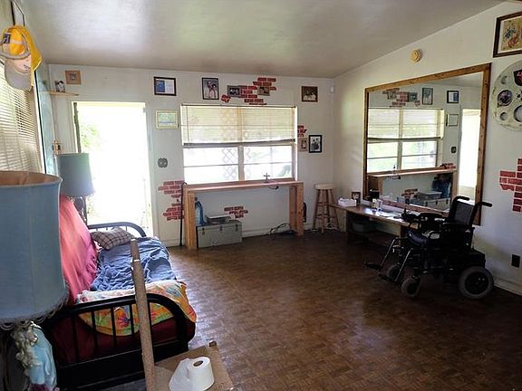5th image of 1611 Crystal Ct W
