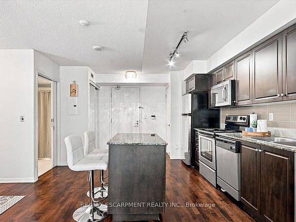 4th image of 209 Fort York Blvd #676