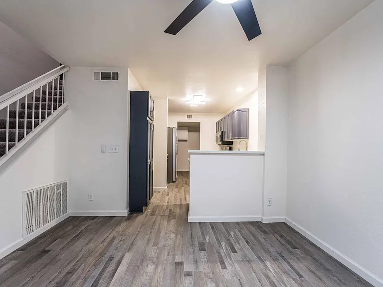 2608 Autumn Blaze Ave — Photo 9