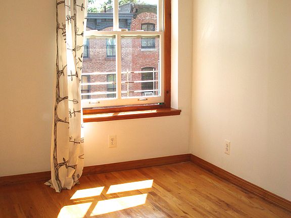 3rd image of 434 Waverly Ave #3