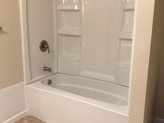 5th image of 847 N 27th St