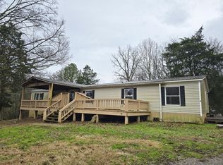 77 Daniels Dr, Trenton, GA 30752