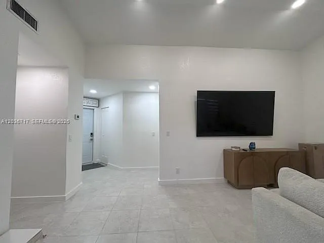 6308 NW 170th Ter — Photo 5