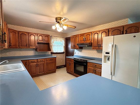3rd image of 203 Reuter Avenue