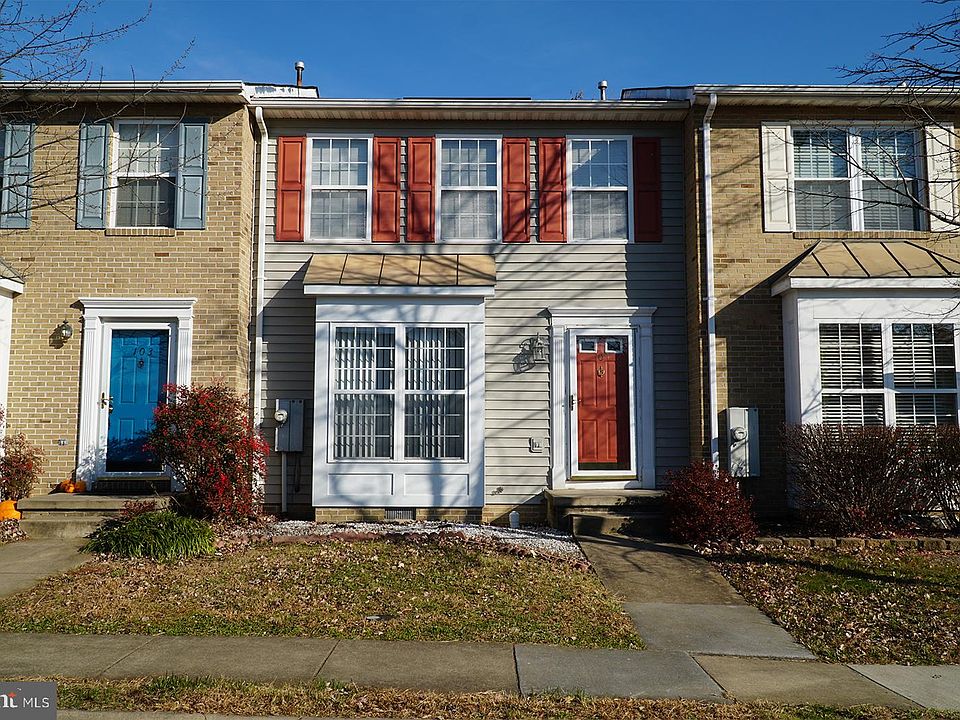 1st image of 105 Chatham Sq