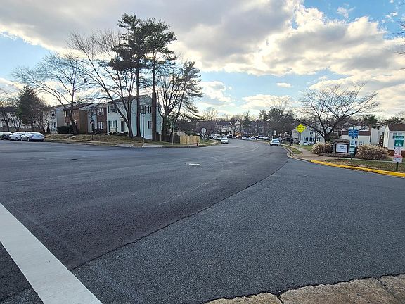 5th image of 13804 Newport Ln