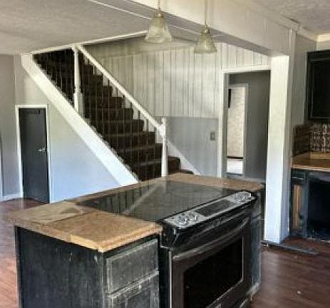 4th image of 200 Indiana Ave