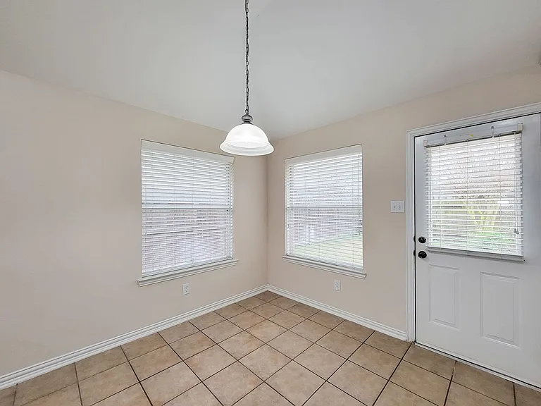 6806 Haley Ct — Photo 15