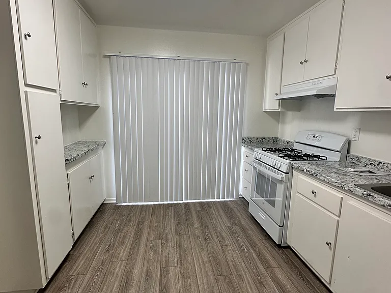 Palm Terrace Apartments — Photo 18