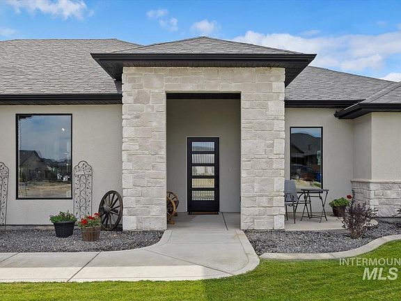 3rd image of 1597 Tule Dr