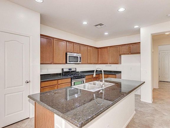 5th image of 3512 E Carla Vista Dr