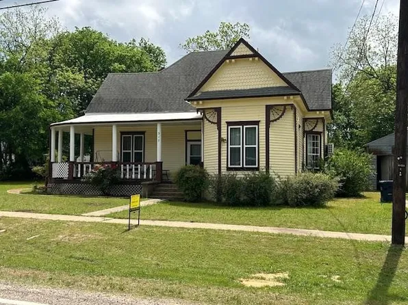 317 E Grand St, Whitewright, TX 75491