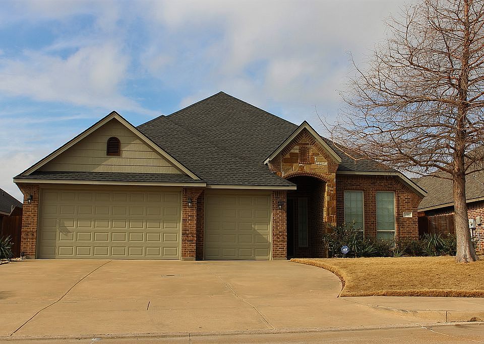 1st image of 609 Donna Cir