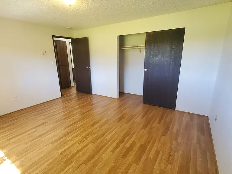 322 9th Ave SE — Photo 9