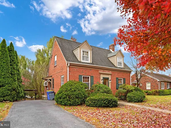 2115 Chestnut St, Camp Hill, PA 17011