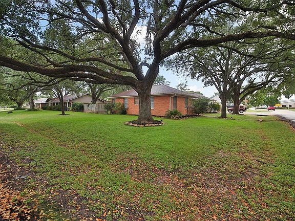 2nd image of 808 Avenue K