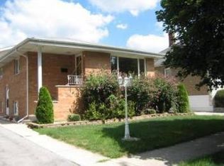 8036W 45th St, Lyons, IL 60534
