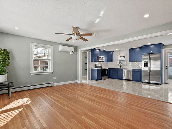 4th image of 118 1/2 Market St