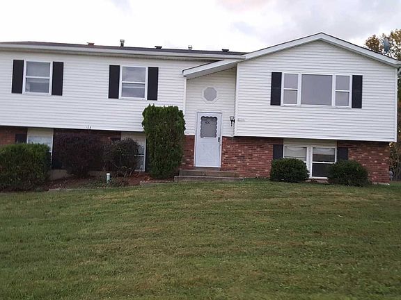 2nd image of 400 Plum Ct