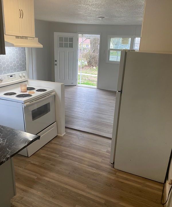 2nd image of 2603 W 34th Ave