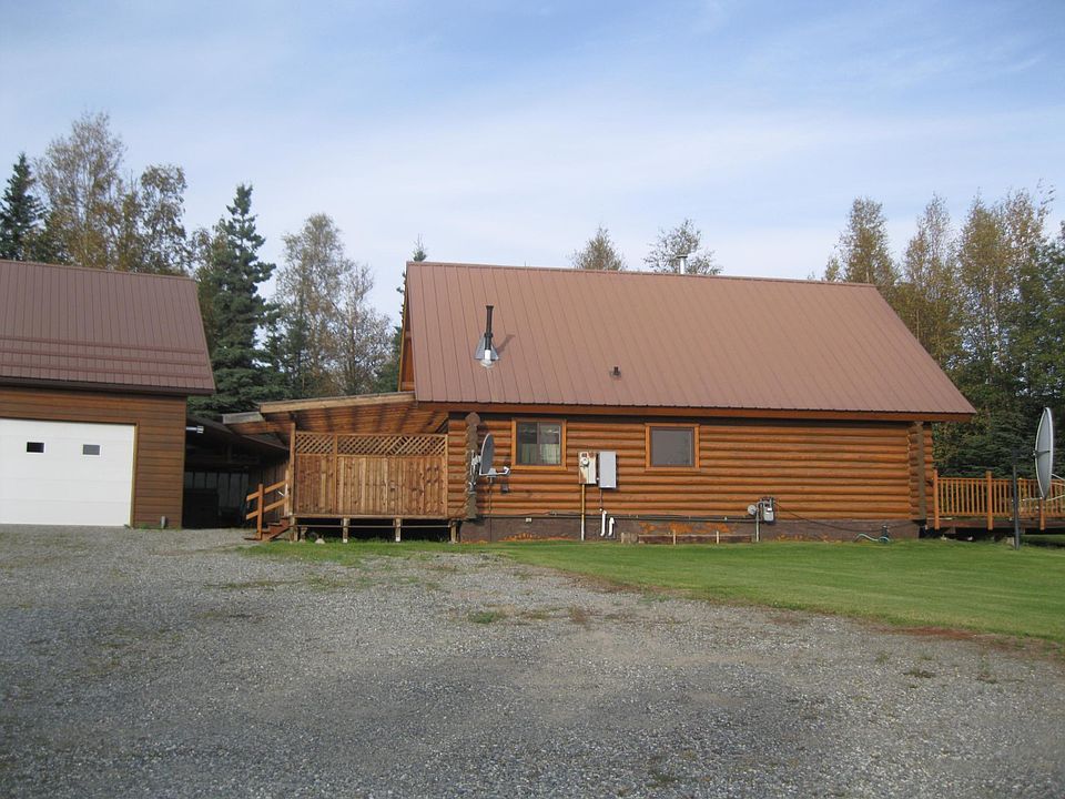 Drive up to covered porch