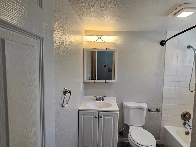 370 N Fair Oaks Ave — Photo 18