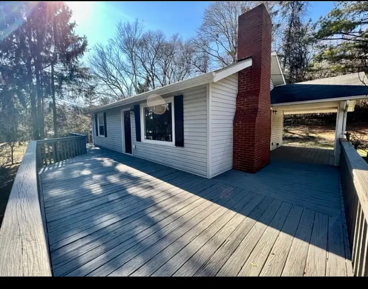 2 bed, 900 sqft, $1,800 — Photo 2