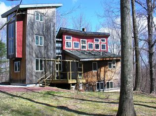 17 Mountain Rd, Middletown Springs, VT 05757