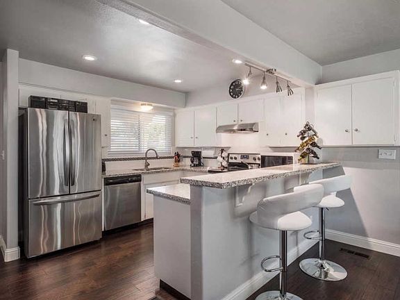 5th image of 4728 N Warren Ave