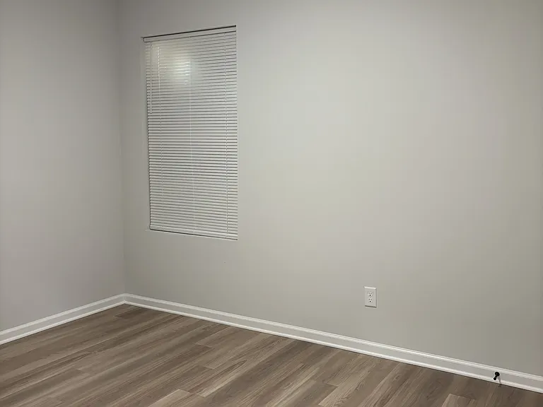 457 Fernhill Cv — Photo 15