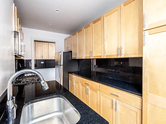 Rented by City Connections Realty | media 27