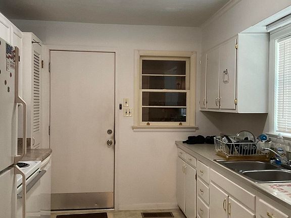5th image of 5511 S Briscoe Cir