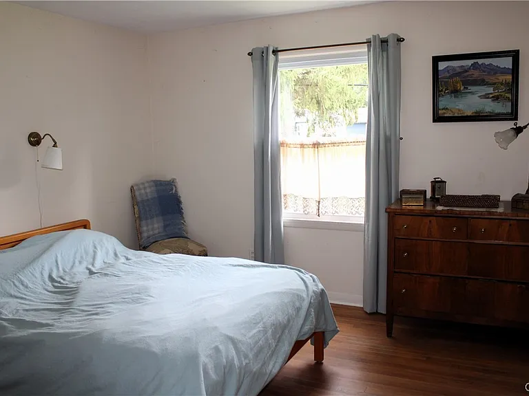 503 E Franklin St — Photo 13