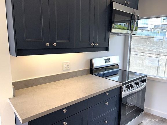 2nd image of 140 Eagle St #1